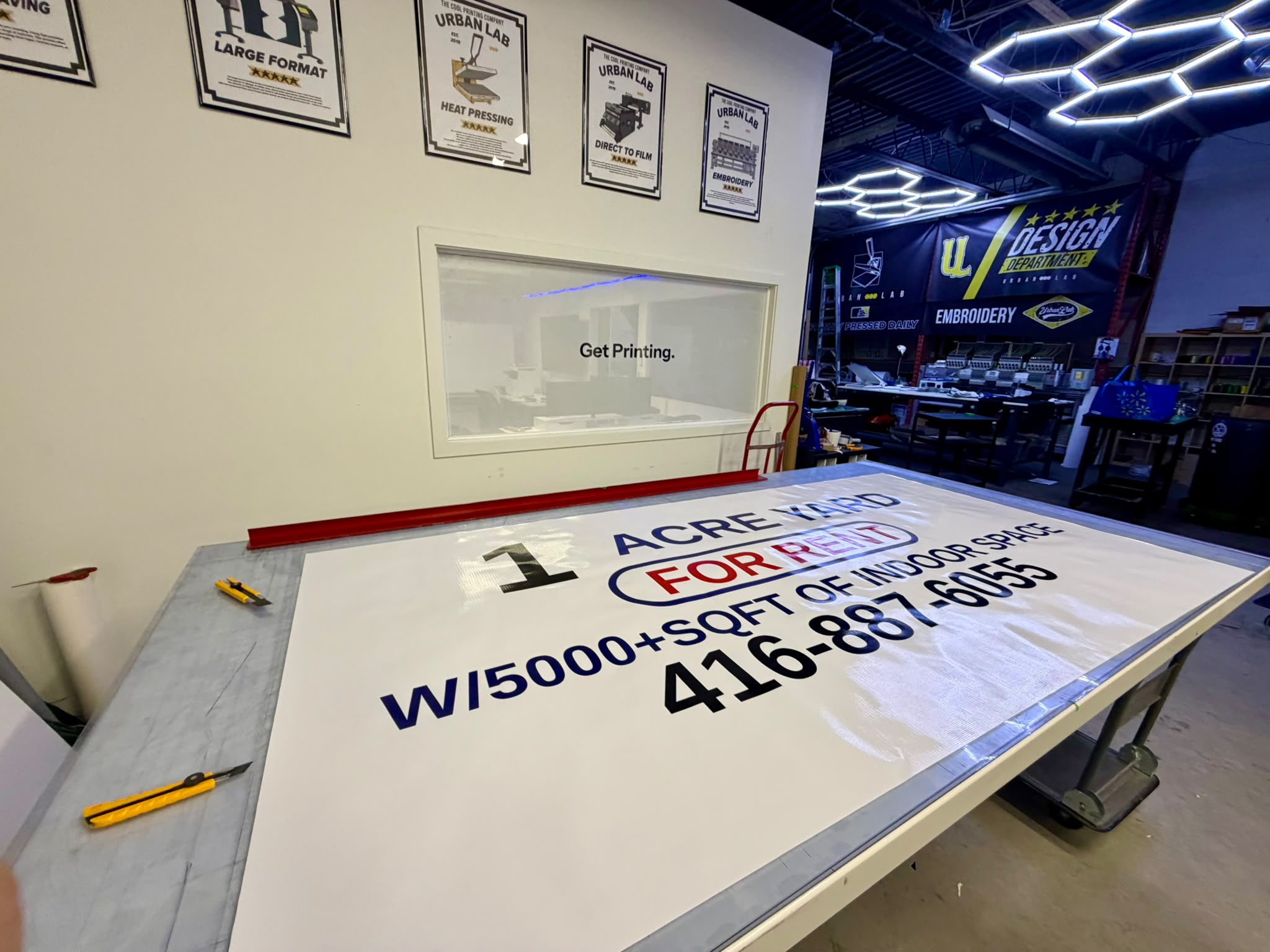 Custom Vinyl Banner Printing in Toronto: Sizes, Uses, Turnaround & Ordering
